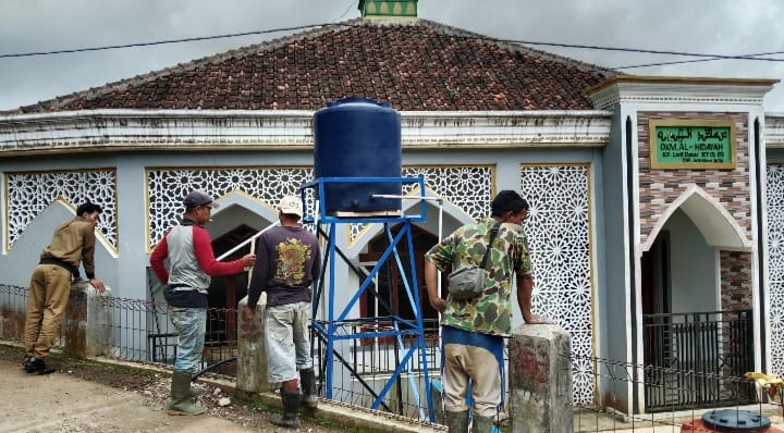 Sinergi TNI dan Rakyat Hasilkan Pipanisasi Air Bersih di Desa Wangunjaya