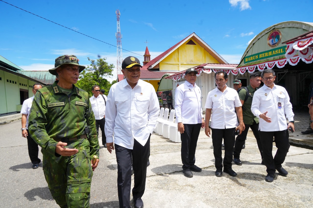 Menko Polkam Djamari Chaniago Tinjau Langsung Situasi Keamanan di Timika, Papua