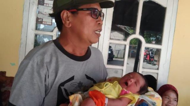 Polisi Lakukan Penyelidikan Atas Penemuan Bayi Laki-Laki di Depan Rumah Warga Desa Raja Barat