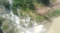 Diduga Limbah Air Semen Bekas Pencucian Batching Plant dan Mobil Molen PT Indo Raya Kebenteng Dibuang ke Sungai Cipamingkis Cibarusah