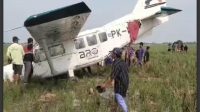 Pesawat Capung Jatuh di Area Persawahan Tirtamulya Karawang, Warga Sempat Panik