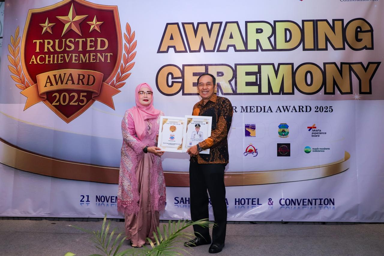 Wali Kota Ngatiyana Raih Trusted Achievement Award 2025, Dedikasikan Penghargaan untuk Inovasi Layanan Publik Cimahi