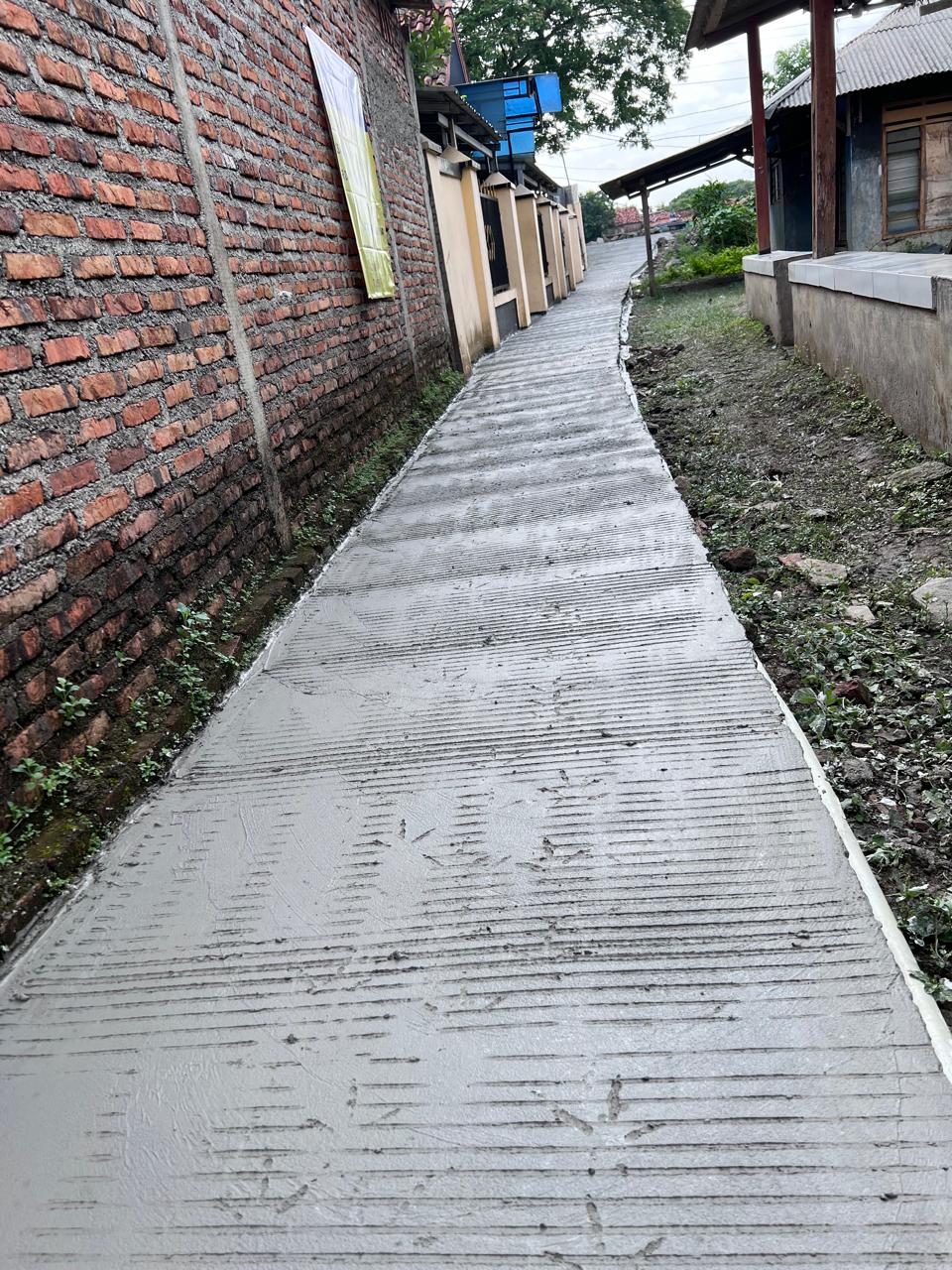 Pembangunan Jalan Lingkungan Desa Labansari Gunakan Dana Banprov, Warga Merasakan Dampak Positif