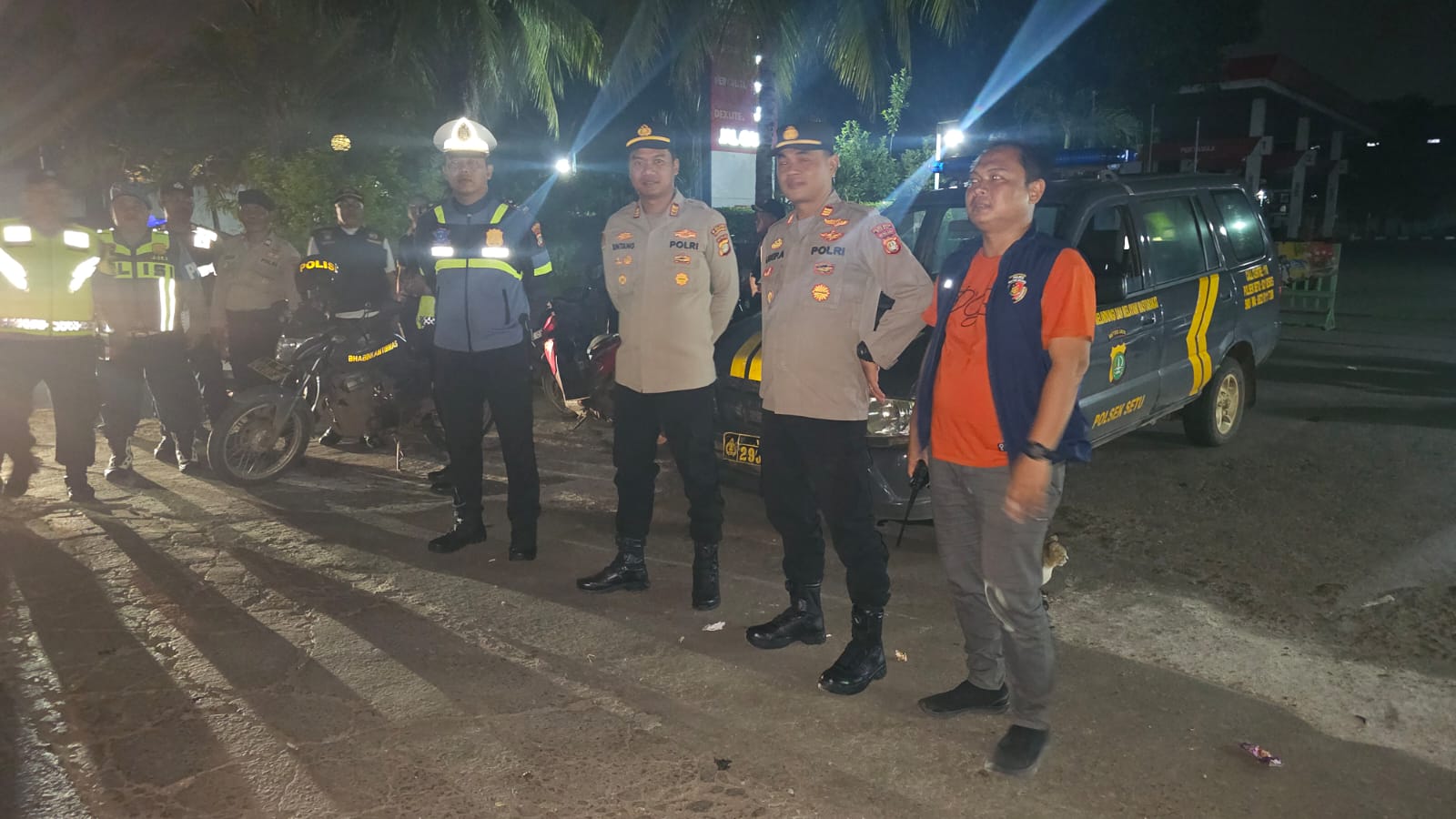 Kapolsek Setu dan Kapolsek Cikarang Barat Pimpin Langsung Patroli Gabungan di Titik Rawan Kriminalitas Bekasi