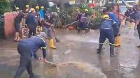 Perumdam Tirta Kerta Raharja Kabupaten Tangerang Cepat Tanggapi Banjir Akibat Kebocoran Pipa PDAM di RW 01 Karawaci