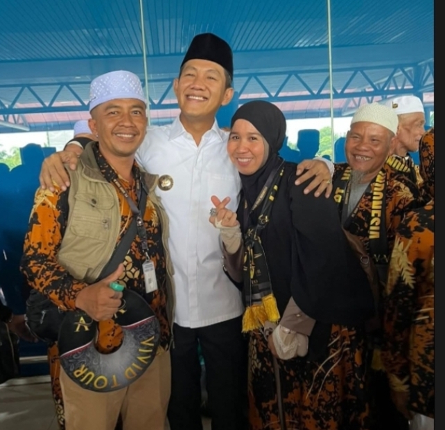 Bupati PALI Sambut 46 Jama’ah Umroh di Bandara Sultan Mahmud Badaruddin II Palembang
