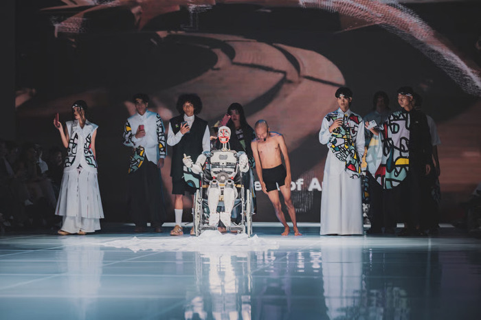 Infinix Hadirkan “Fragment of Anomaly” di Jakarta Fashion Week 2026, Kolaborasi 4 Desainer Terkemuka dan Eksperimen Robotik R.A.T.S Lab