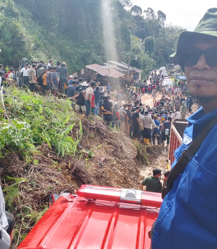 Pemkab Taput Bersama Tim Gabungan Kebut Pencarian Korban Longsor di Desa Sibalanga Adiankoting