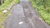 Baru 3 Bulan Diperbaiki, Jalan Vital di Desa Cibatu Sukabumi Amblas dan Terputus Anggaran Sia – Sia!!