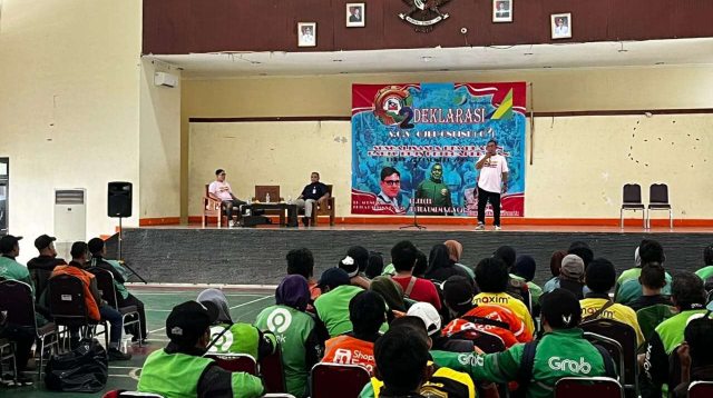 Ratusan Ojol Daftar BPJS Ketenagakerjaan di Balai Kota Depok