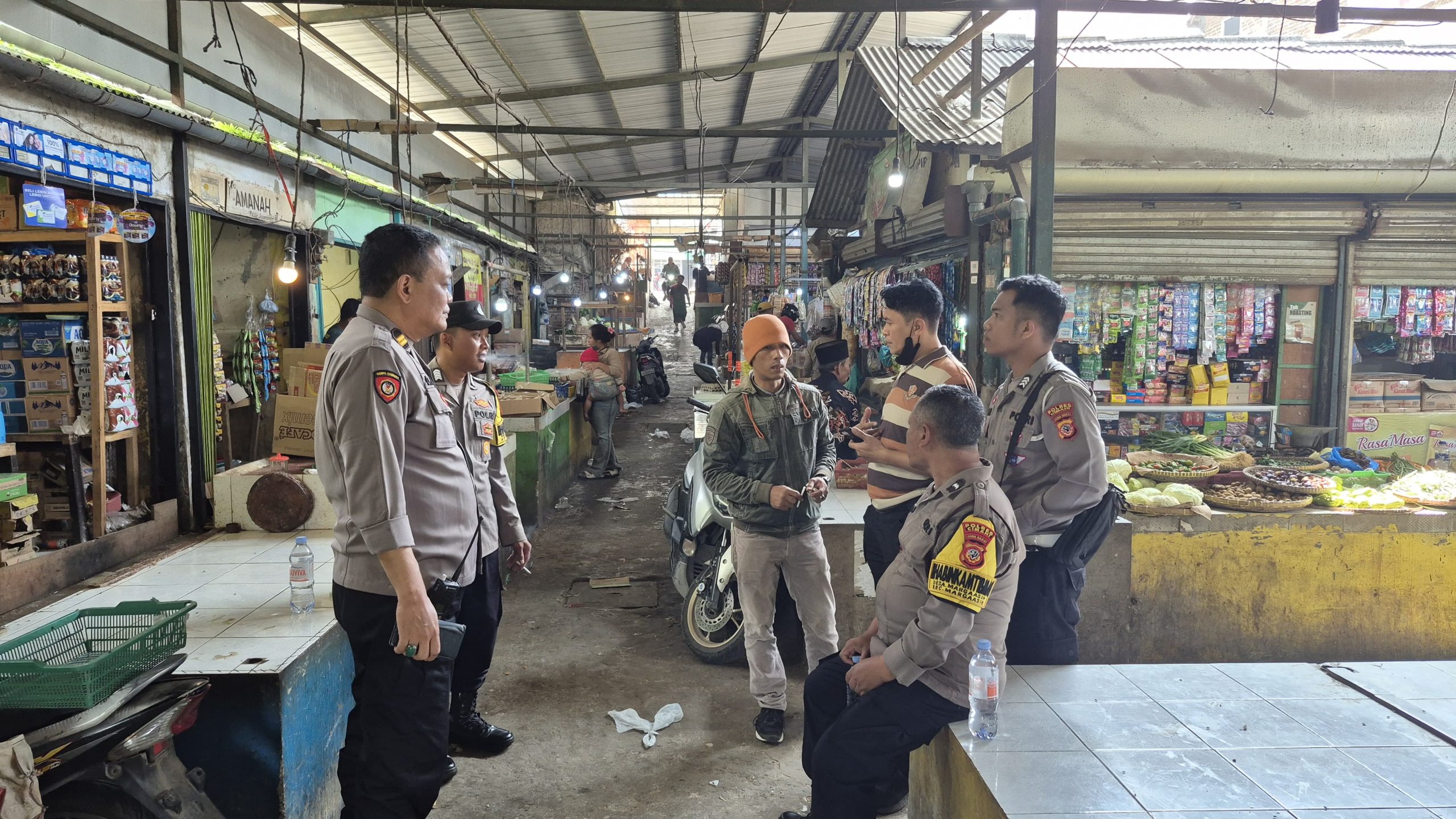 PANIT SABHARA POLSEK MARGAASIH IPTU DADI HARDADI,.SH.,MH. PANTAU BAHAN PANGAN PASAR DIMENSI JELANG NATARU 2025/2026