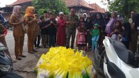 Kapala Desa Air Itam Timur Berikan Santunan 50 Anak Yatim-piatu 