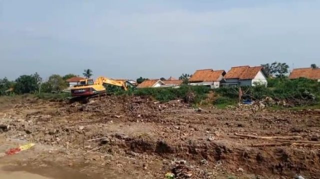 PT BRP Normalisasi Kembali Sungai Srengseng Hilir Akibat Sedimentasi Lumpur Tinggi