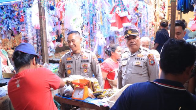 Wakapolres Samosir Bersama Forkopimda Pantau Harga Pasar dan Ketersediaan Sembako Jelang Natal 2025 dan Tahun Baru 2026