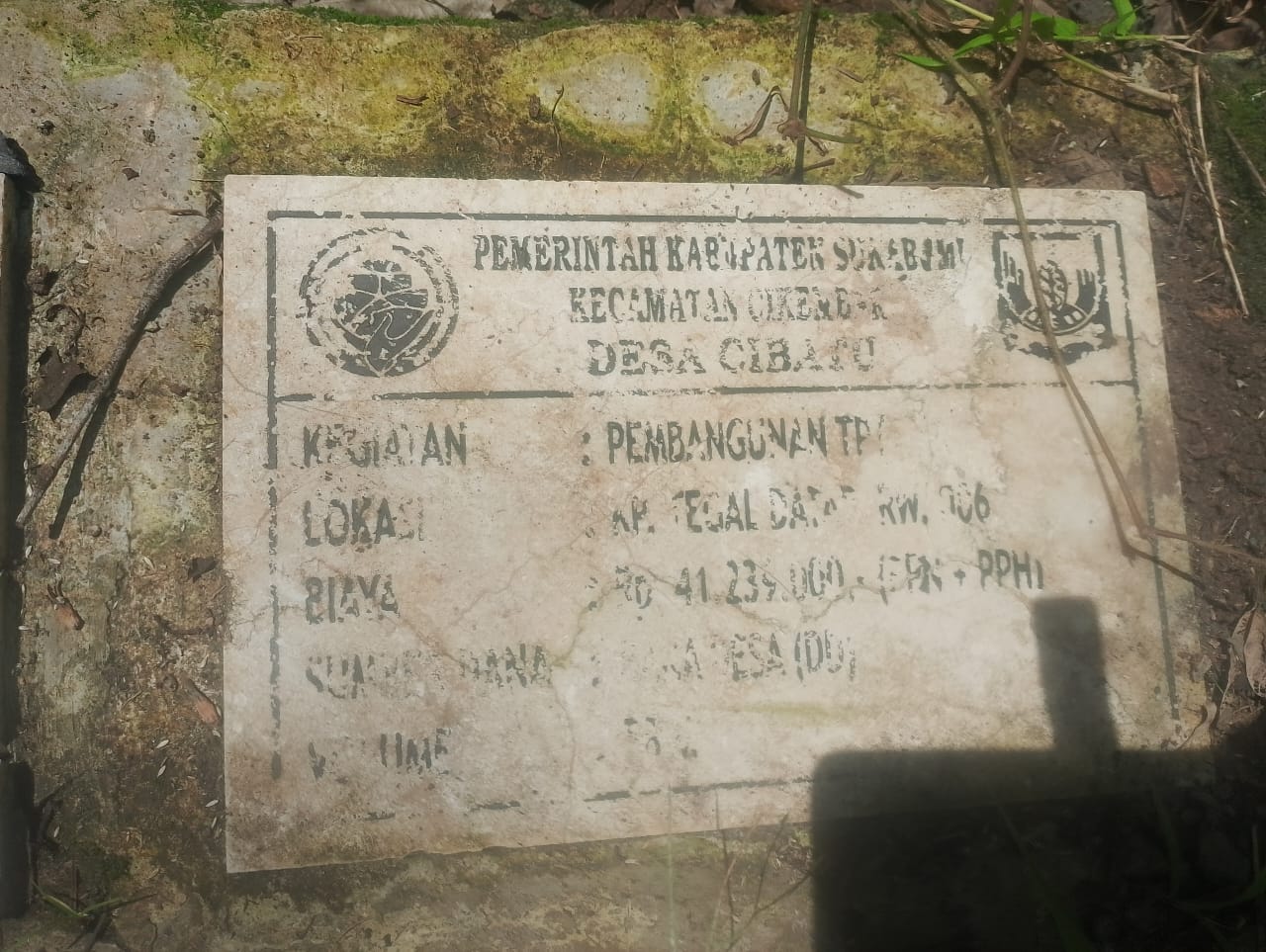 Keterangan foto: Prasasti pembangunan jalan Kp. Tegal Datar tahun 2024