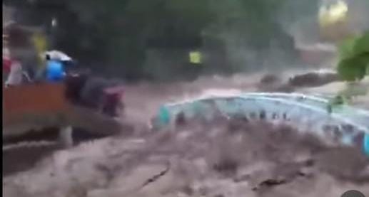 Hujan Deras Guyur Tegal, Banjir Bandang Terjang Pancuran 13 Guci hingga Kolam Pemandian Hanyut