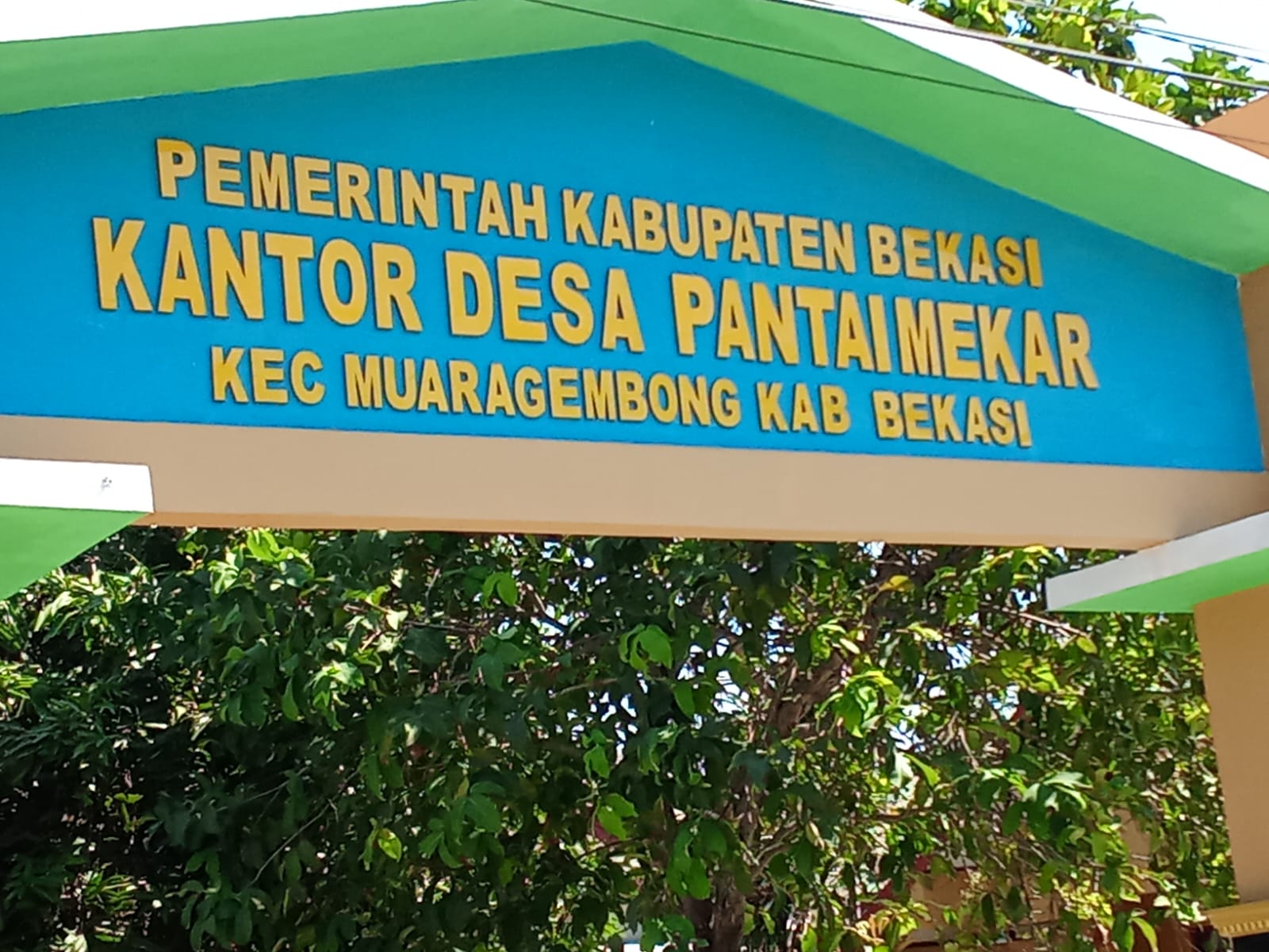 DUGAAN KORUPSI DANA DESA: Ratusan Warga Pantai Mekar Laporkan Kades ke Kejaksaan Terkait Penggelapan BLT DD Rp 1,6 Miliar