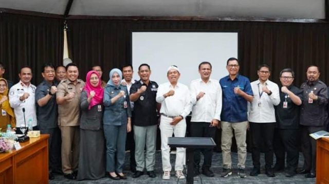 Plt Bupati Bekasi Ikuti Rapat Evaluasi Bersama Gubernur Jabar