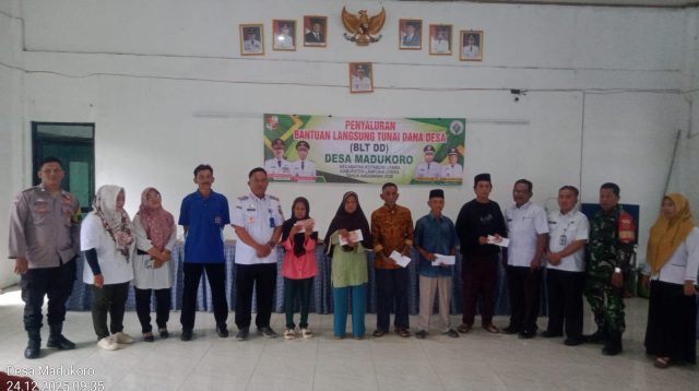Pemdes Madukoro Bagikan BLT-DD Tahap Akhir