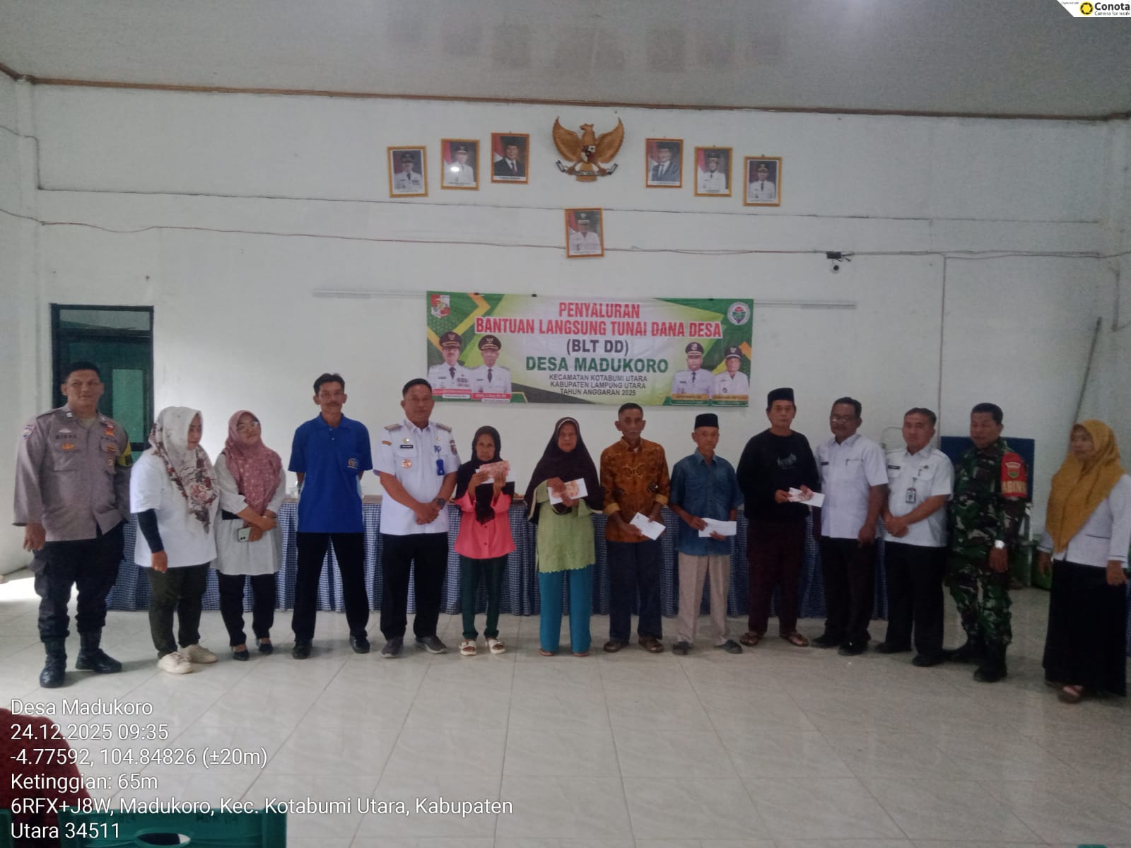 Pemdes Madukoro Bagikan BLT-DD Tahap Akhir