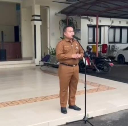 Tingkatkan Kualitas Pelayanan, Sekcam Cikarang Timur Pimpin Apel Akhir Tahun 2025