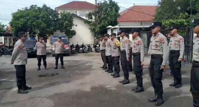 Waka Polsek Cikarang Timur Pimpin Apel Pagi, Tekankan Kedisiplinan dan Etika Pelayanan Masyarakat