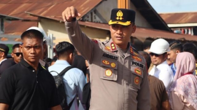 Kapolres PPU Turun Langsung Atur Lalu Lintas dalam Pengamanan Kunjungan Wapres Gibran
