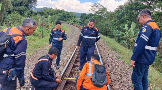 Jelang Angkutan Nataru 2025/2026, Daop 2 Bandung Intensifkan Pemeriksaan Prasarana Demi Keamanan dan Keselamatan Perjalanan Kereta Api