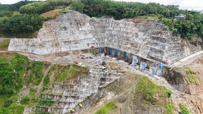 Bendungan Bener Paket II terus Berprogres, Suplai Beton Readymix WSBP Capai 50,08%