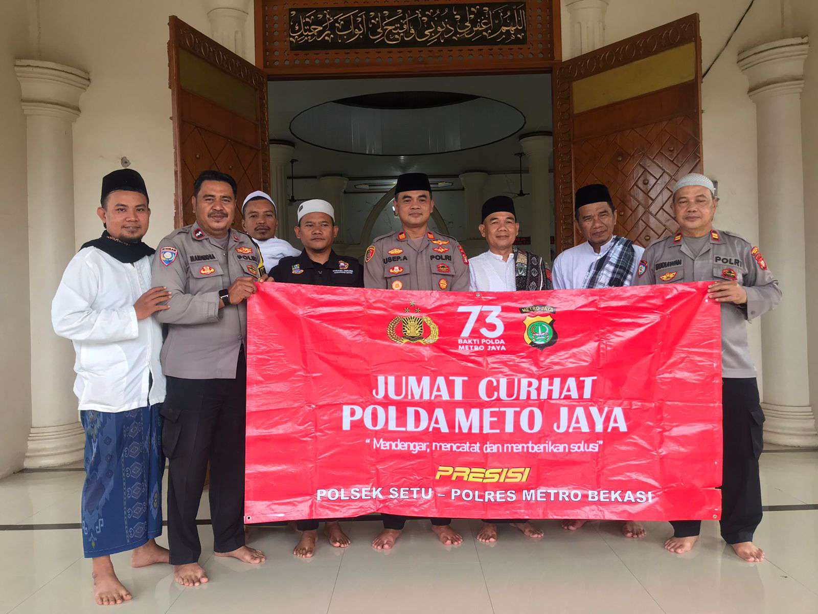 Kapolsek Setu Gelar Jum’at Curhat di Desa Kertarahayu, Warga Sampaikan Aspirasi Kamtibmas