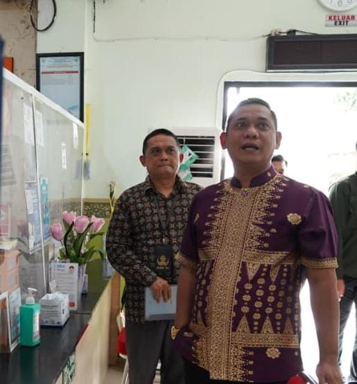 Optimalkan Layanan Publik di Awal Tahun, Plt. Bupati Bekasi Asep Surya Atmaja Sidak Sejumlah Instansi