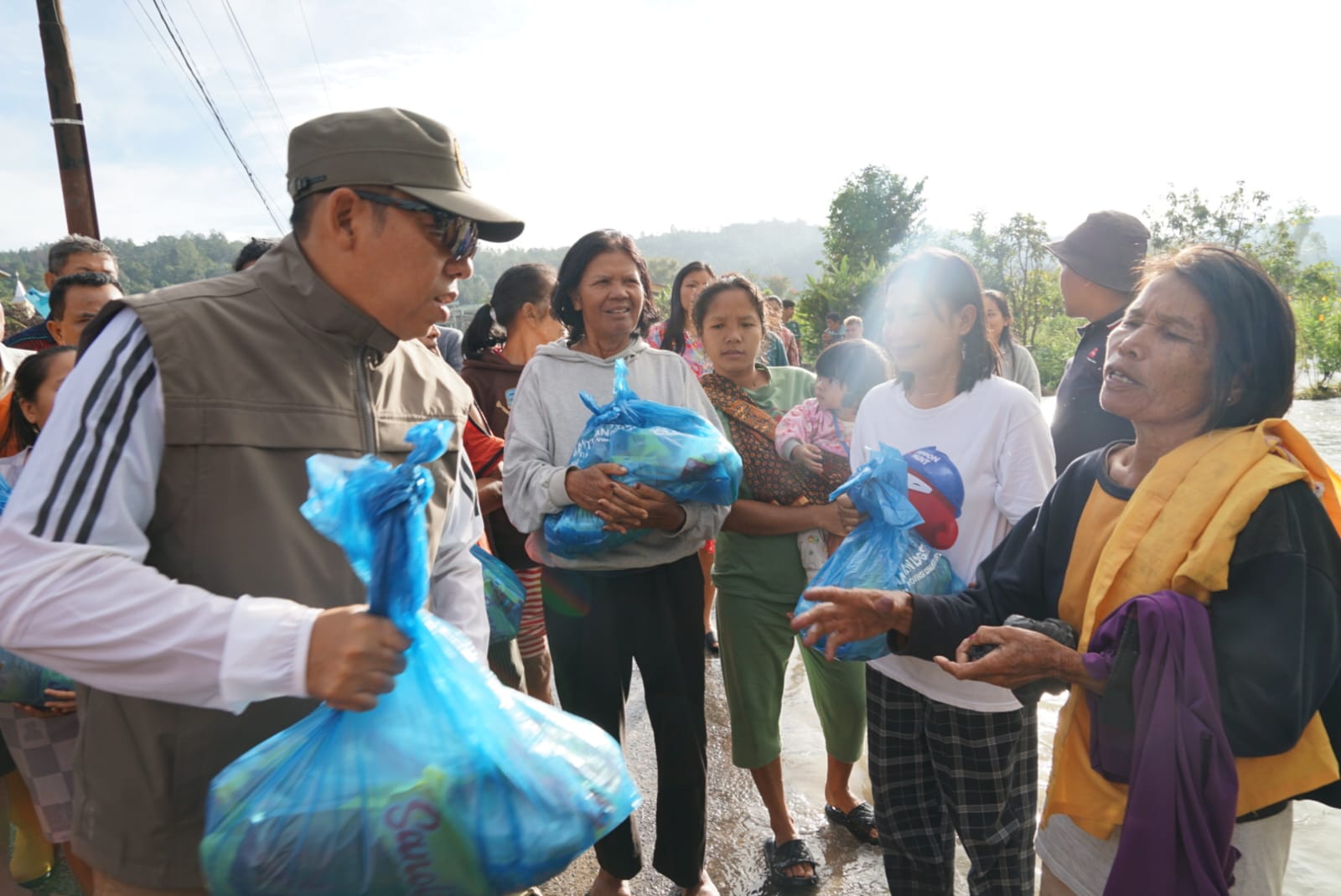 Bupati Taput Tinjau Lokasi Bencana Angin Puting Beliung