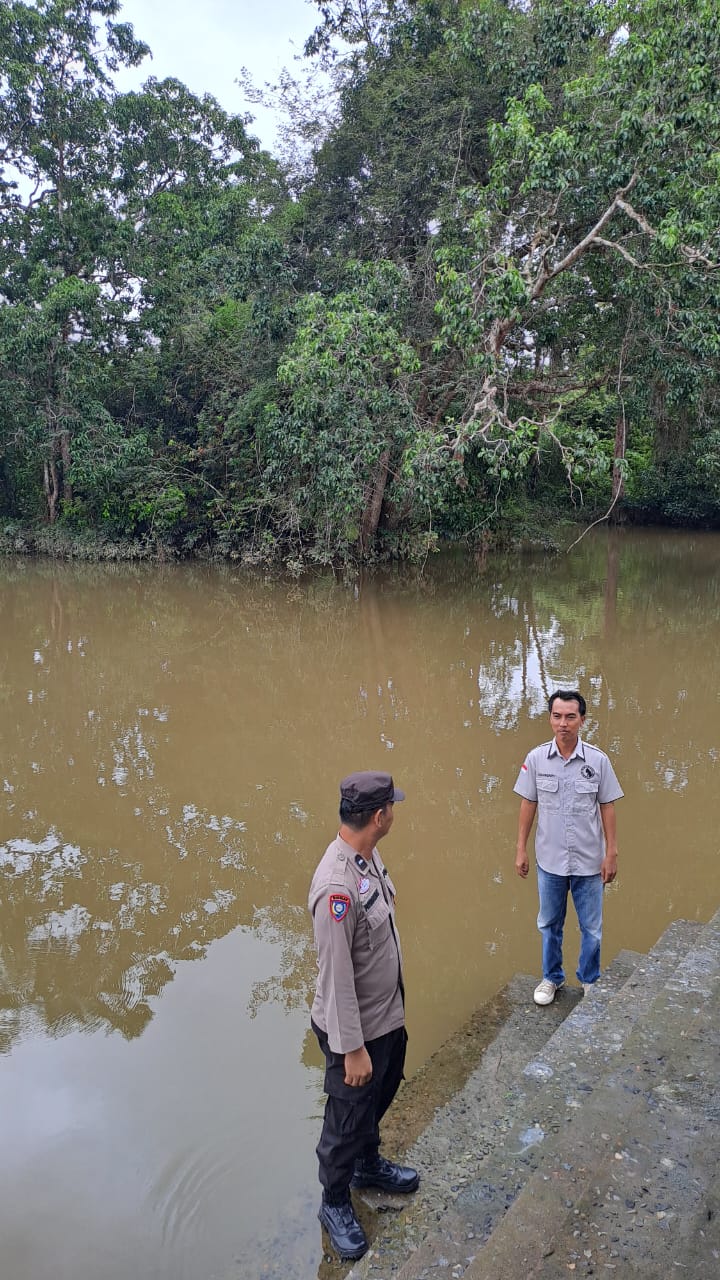 Polsek Penukal Utara Lakukan Monitoring Debit Air, Kapolres PALI Imbau Waspada Potensi Banjir