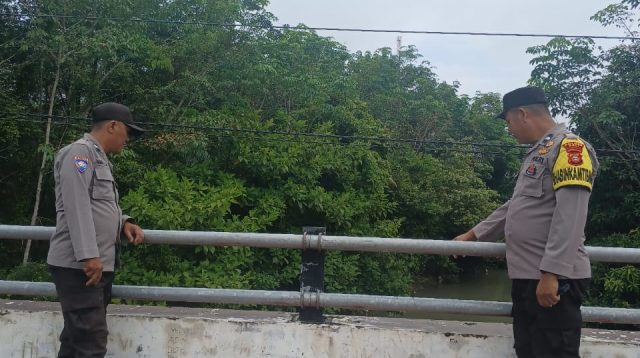 Polsek Penukal Abab Pantau Debit Air Tiga Sungai, Kapolres PALI: Kondisi Masih Normal