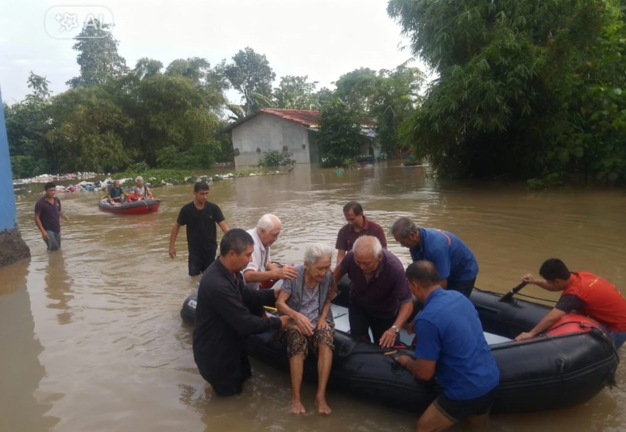 Banjir Melanda 33 Desa di Kabupaten Bekasi, 4.622 KK Terdampak dan Ketinggian Air Capai 2 Meter
