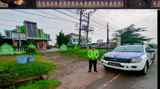 IPTU SELDA AUDINA S.Tr.K.,M.H Kasat Lantas Polres PALI Laksanakan Giat PASTI di Gereja Handayani Mulya, Wujudkan Kamseltibcarlantas Saat Ibadah