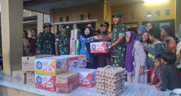 Dandim 0509/Kabupaten Bekasi Tinjau Lokasi Banjir dan Salurkan Bantuan di Kedung Waringin