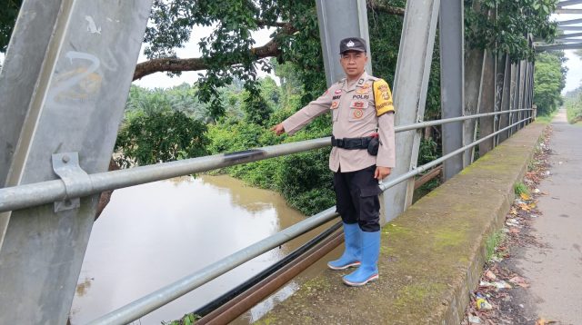 Polsek Talang Ubi Monitoring Debit Air Sungai Ibul, Kapolres PALI Pastikan Situasi Masih Aman
