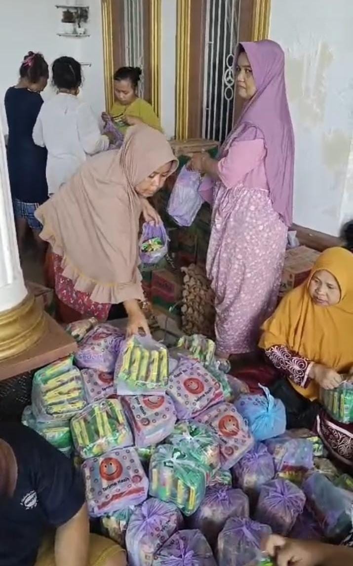 Redam Protes Soal Banjir, Pengembang Cinity Salurkan Paket Sembako ke Warga Kavling I Kali Ulu