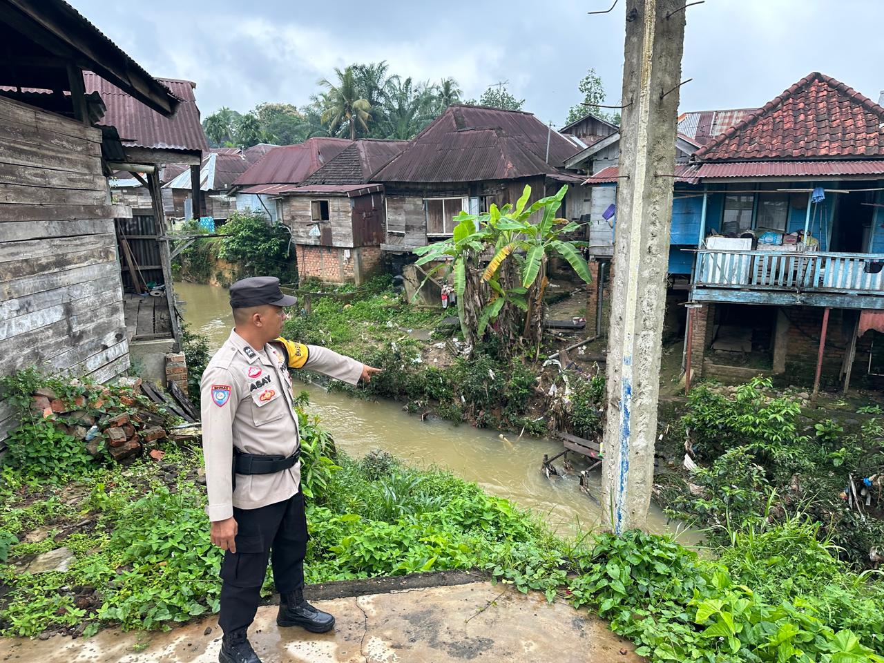 Debit Air Mulai Naik, Polsek Talang Ubi Perketat Pemantauan Sungai Lematang