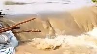 Tanggul Sungai Citarum di Muaragembong Jebol, Permukiman dan Sawah Terendam Banjir