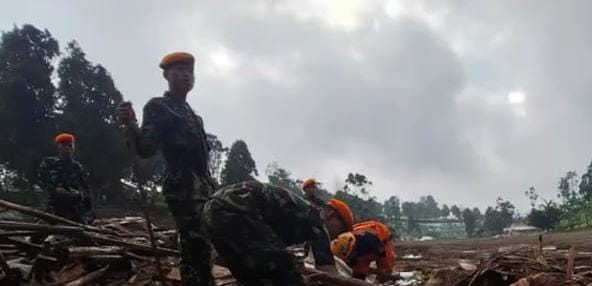 23 Prajurit Marinir Tertimbun Longsor di Cisarua saat Latihan Pratugas, 4 Gugur