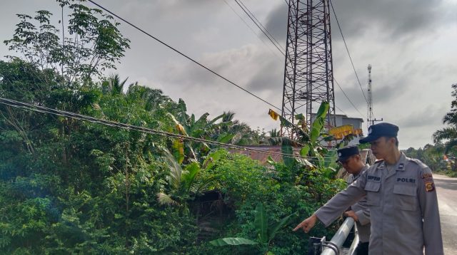 Polsek Penukal Abab Pantau Debit Air Sungai Sebagut, Penukal, dan Abab, Situasi Masih Normal