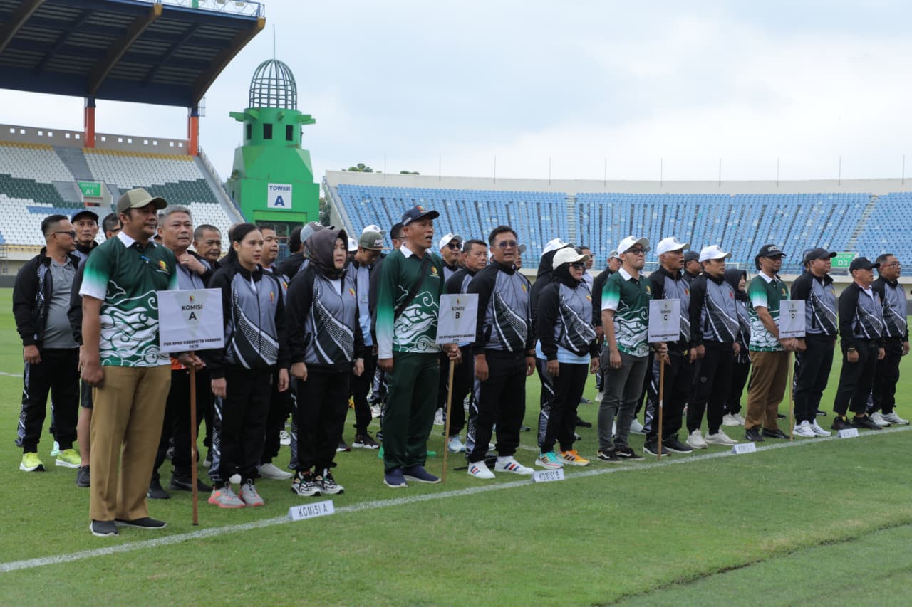 Dewan perwakilan rakyat daerah menggelar pekan olahraga DPRD kabupaten bandung
