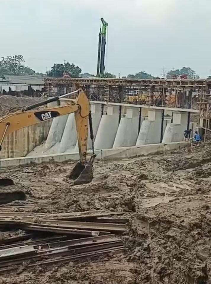 Proyek Bendung BSH-0 Molor, Dinas SDABMBK Kabupaten Bekasi “Obral” Janji Digitalisasi di Tengah Penderitaan Petani