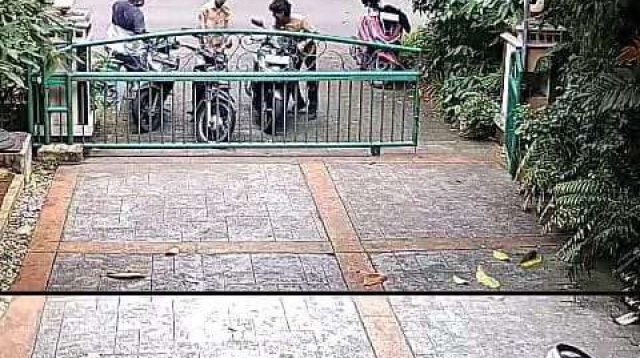 Gerbang Disekat Motor, Sengketa Lahan Ciangsana Memanas – Polisi Diminta Bertindak