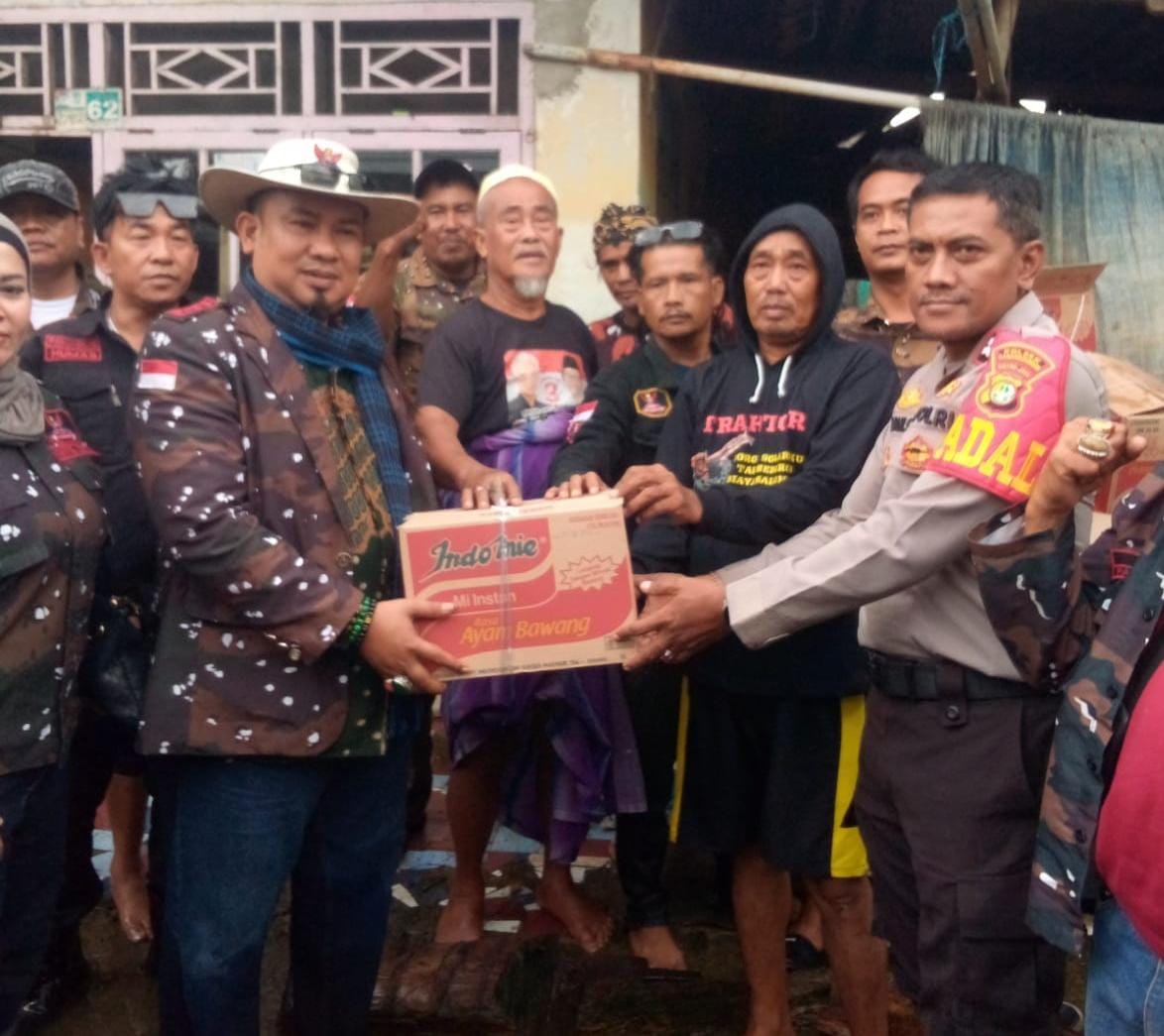 GRIB Jaya Kabupaten Bekasi Salurkan Bantuan untuk Korban Banjir di Cabang Bungin