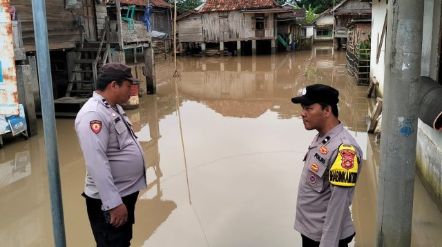 DEBIT SUNGAI LEMATANG SURUT, POLISI PASTIKAN SITUASI BANJIR DI TANAH ABANG TETAP TERKENDALI