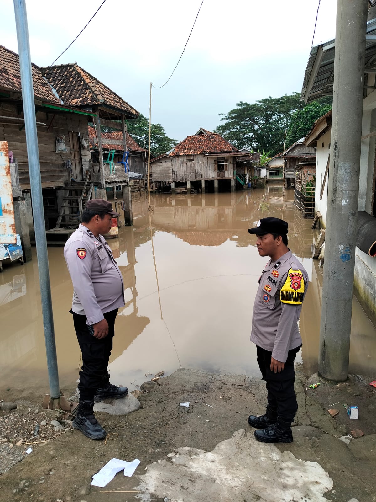 DEBIT SUNGAI LEMATANG SURUT, POLISI PASTIKAN SITUASI BANJIR DI TANAH ABANG TETAP TERKENDALI