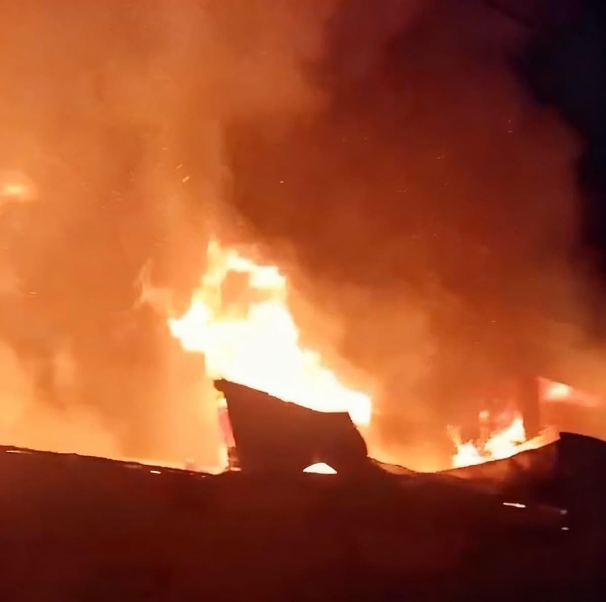 Pasar Rebo Purwakarta Dilalap Sijago Merah pada Dini Hari, Puluhan Lapak Hangus Terbakar